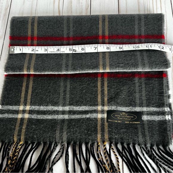 100% Cashmere Gray Plaid Scarf - Picture 4 of 6